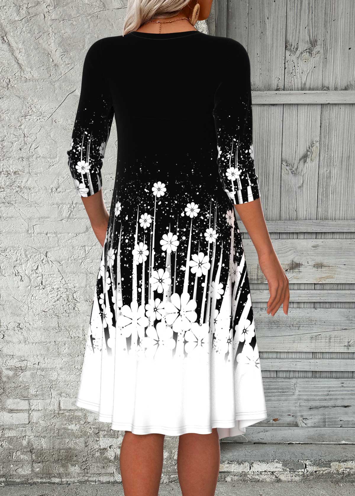 Schwarzes A-Linien-Kleid mit Fake-2-in-1-Blumenmuster