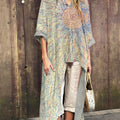 Vintage-Kleid aus Baumwolle mit Kunstdruck, V-Ausschnitt und kurzen Ärmeln 