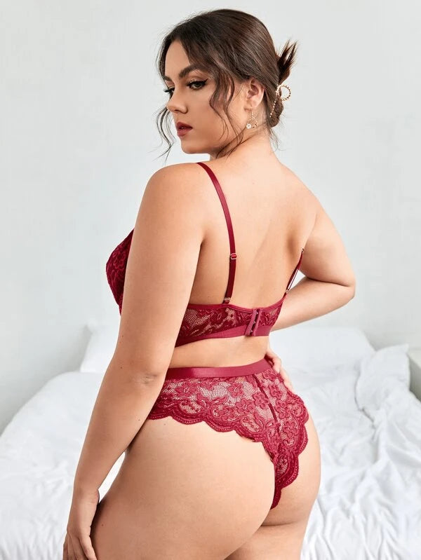 Plus Floral Lace Scallop Trim Underwire Lingerie Set