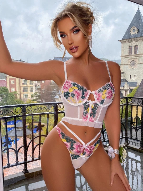Embroidery Mesh Underwire Lingerie Set